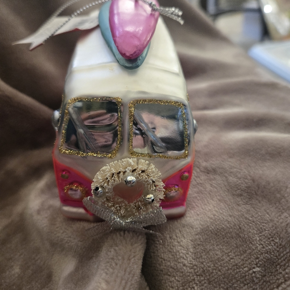 🔥 2/$9 or 3/$13  Pink Surfing Van Ornament - Picture 4 of 6
